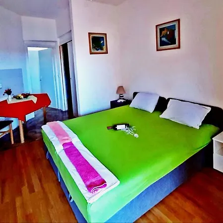 10B * Rogoznica (Sibenik-Knin)